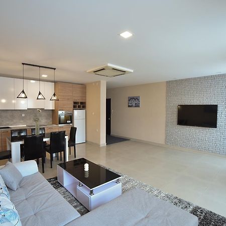 City Center Apartments Pirot Exteriör bild