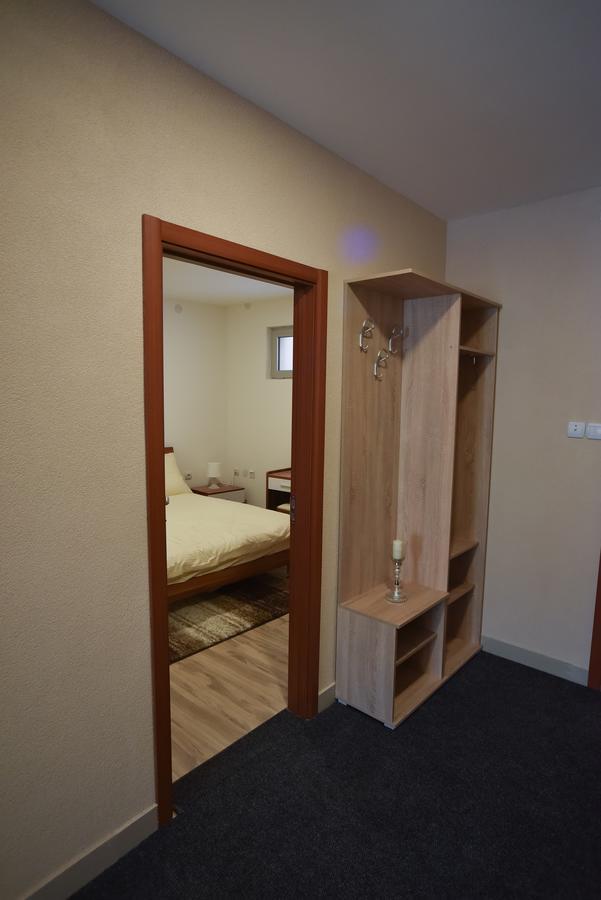 City Center Apartments Pirot Exteriör bild
