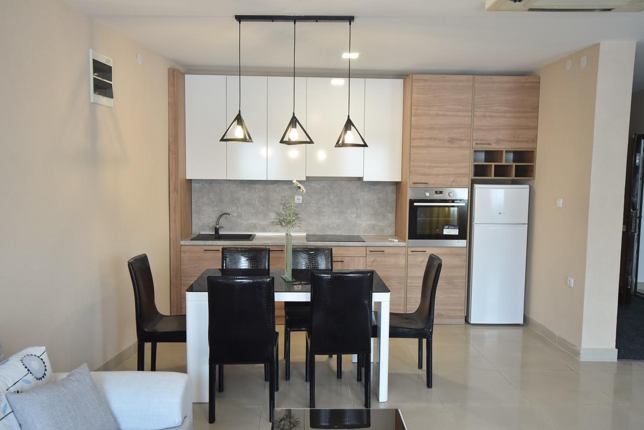 City Center Apartments Pirot Exteriör bild