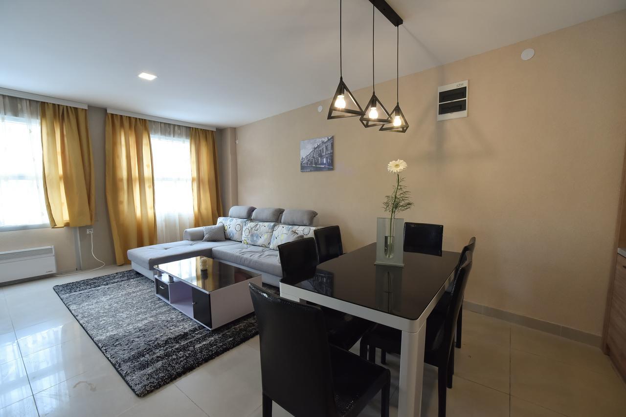 City Center Apartments Pirot Exteriör bild
