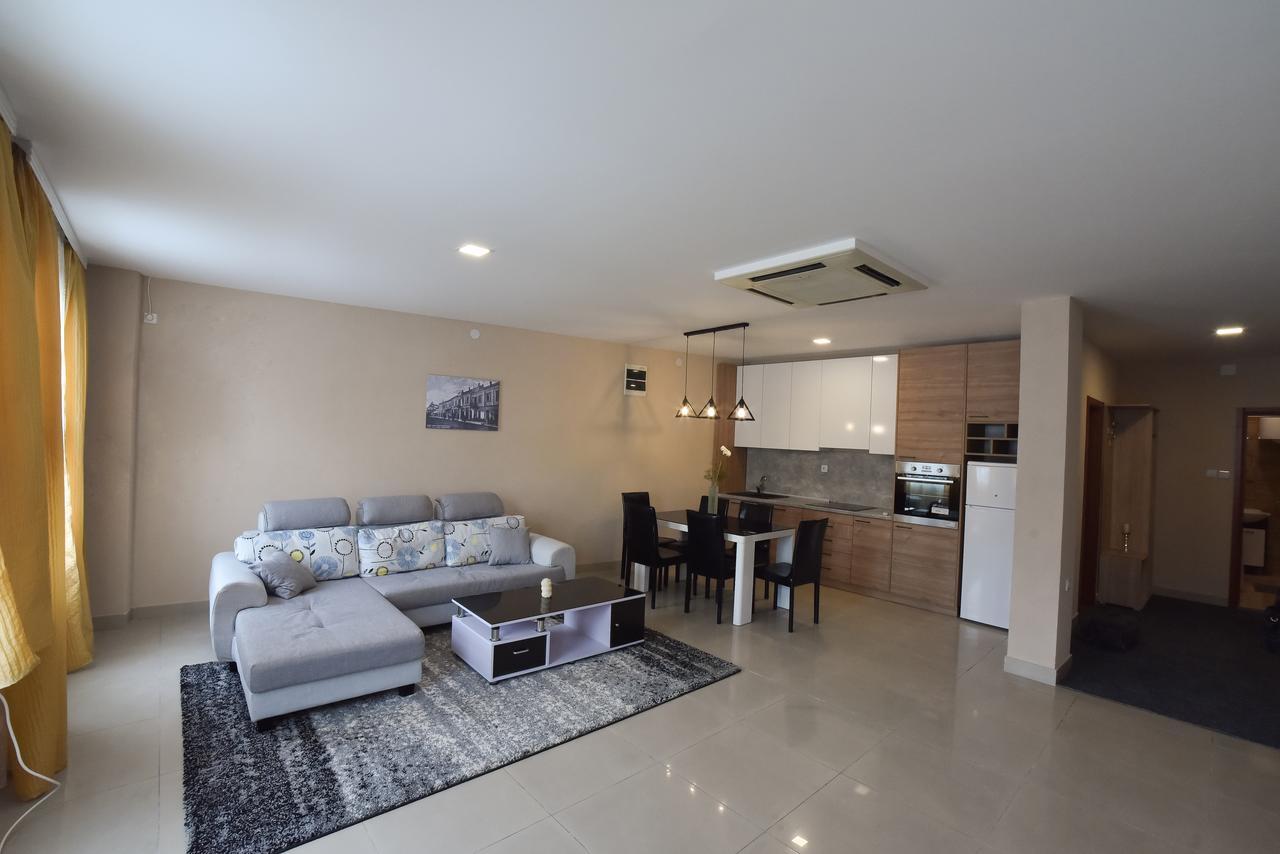 City Center Apartments Pirot Exteriör bild