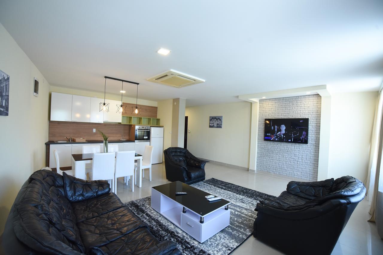 City Center Apartments Pirot Exteriör bild