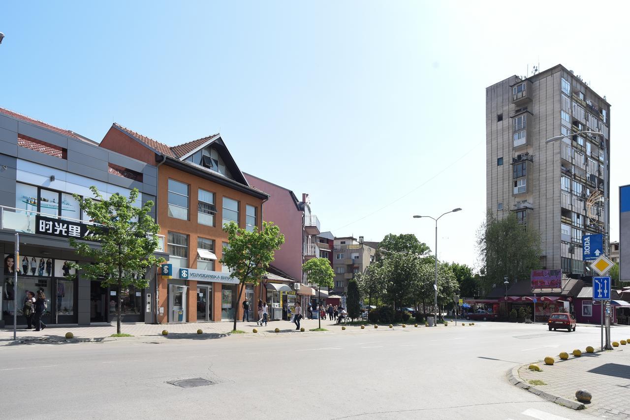 City Center Apartments Pirot Exteriör bild
