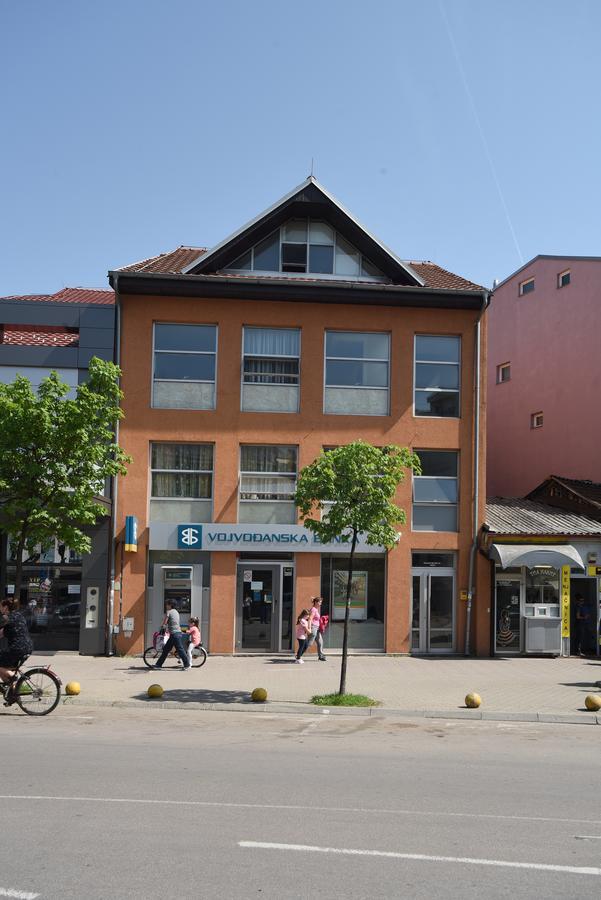 City Center Apartments Pirot Exteriör bild