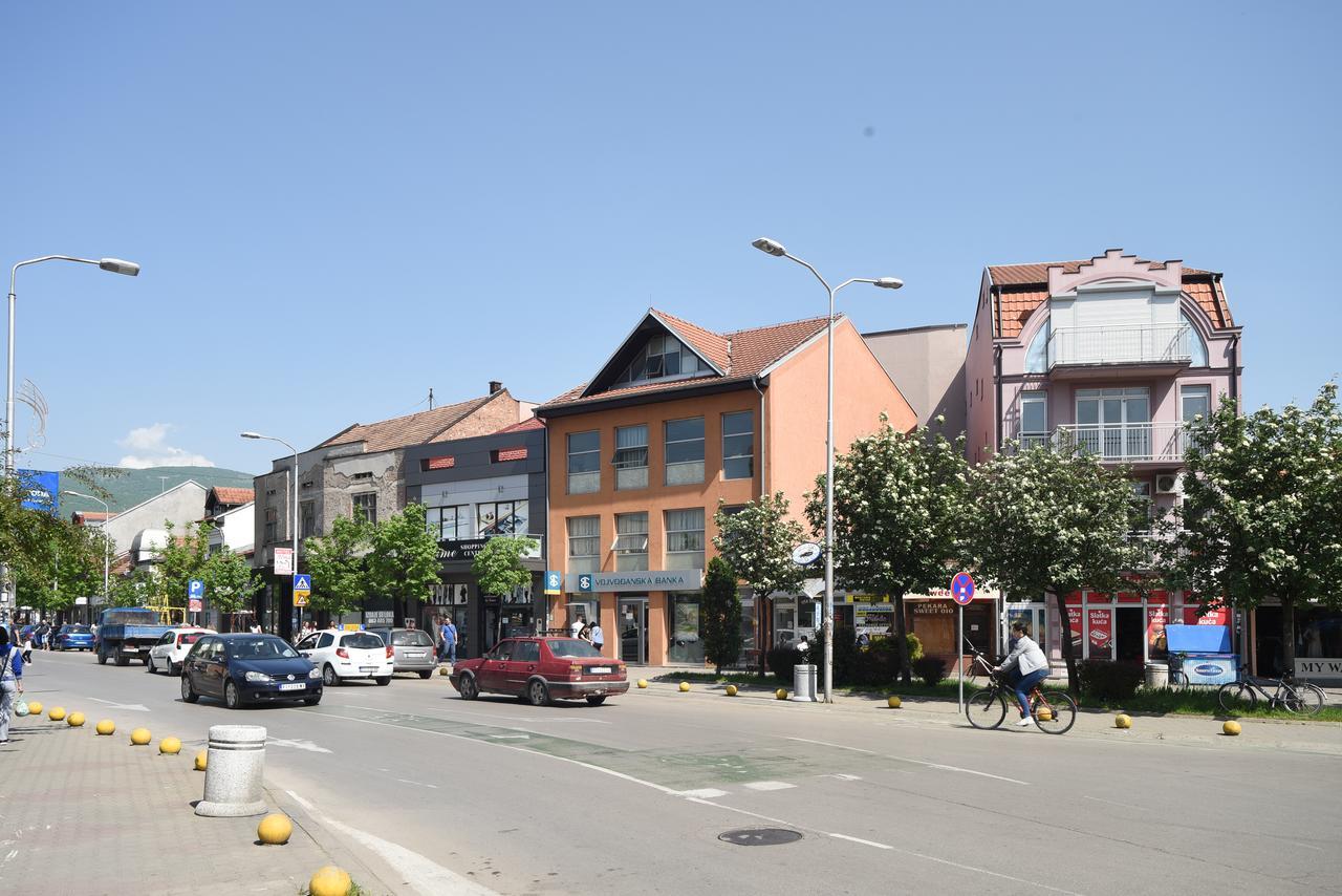 City Center Apartments Pirot Exteriör bild