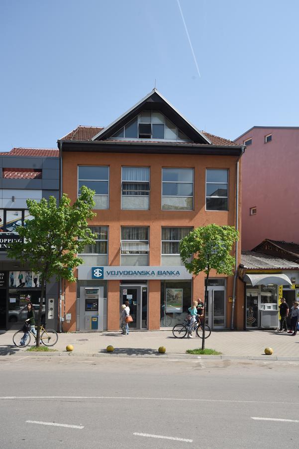 City Center Apartments Pirot Exteriör bild