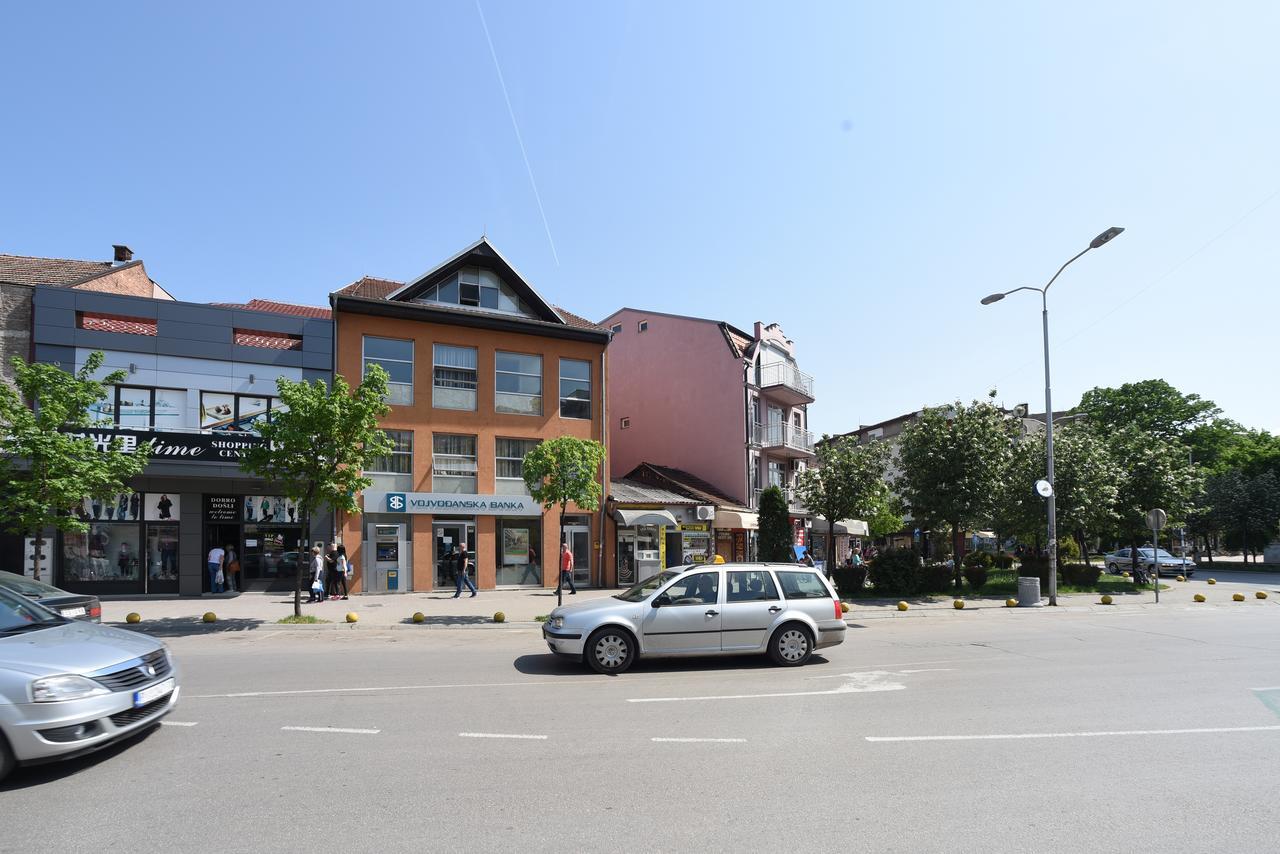 City Center Apartments Pirot Exteriör bild