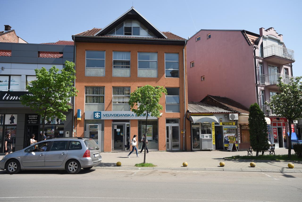 City Center Apartments Pirot Exteriör bild