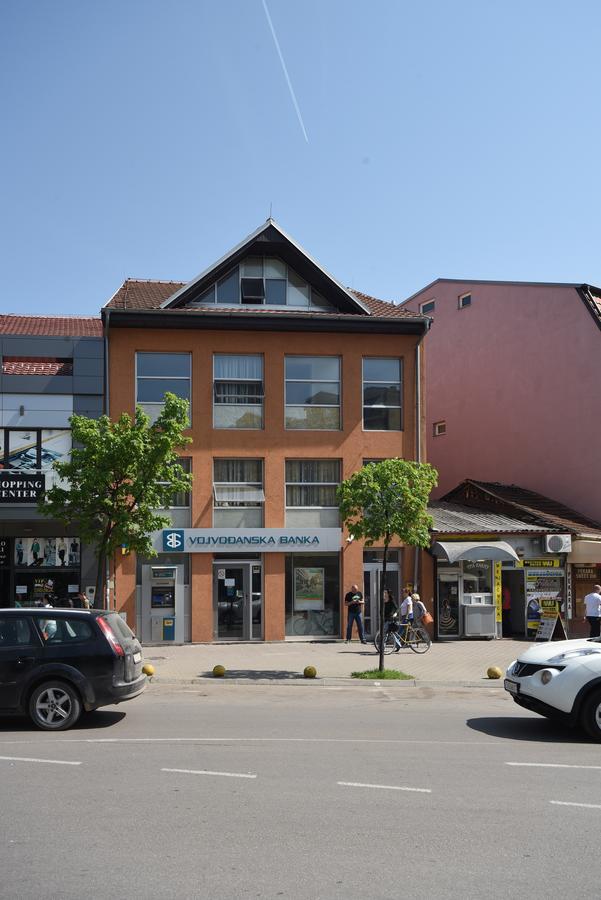 City Center Apartments Pirot Exteriör bild