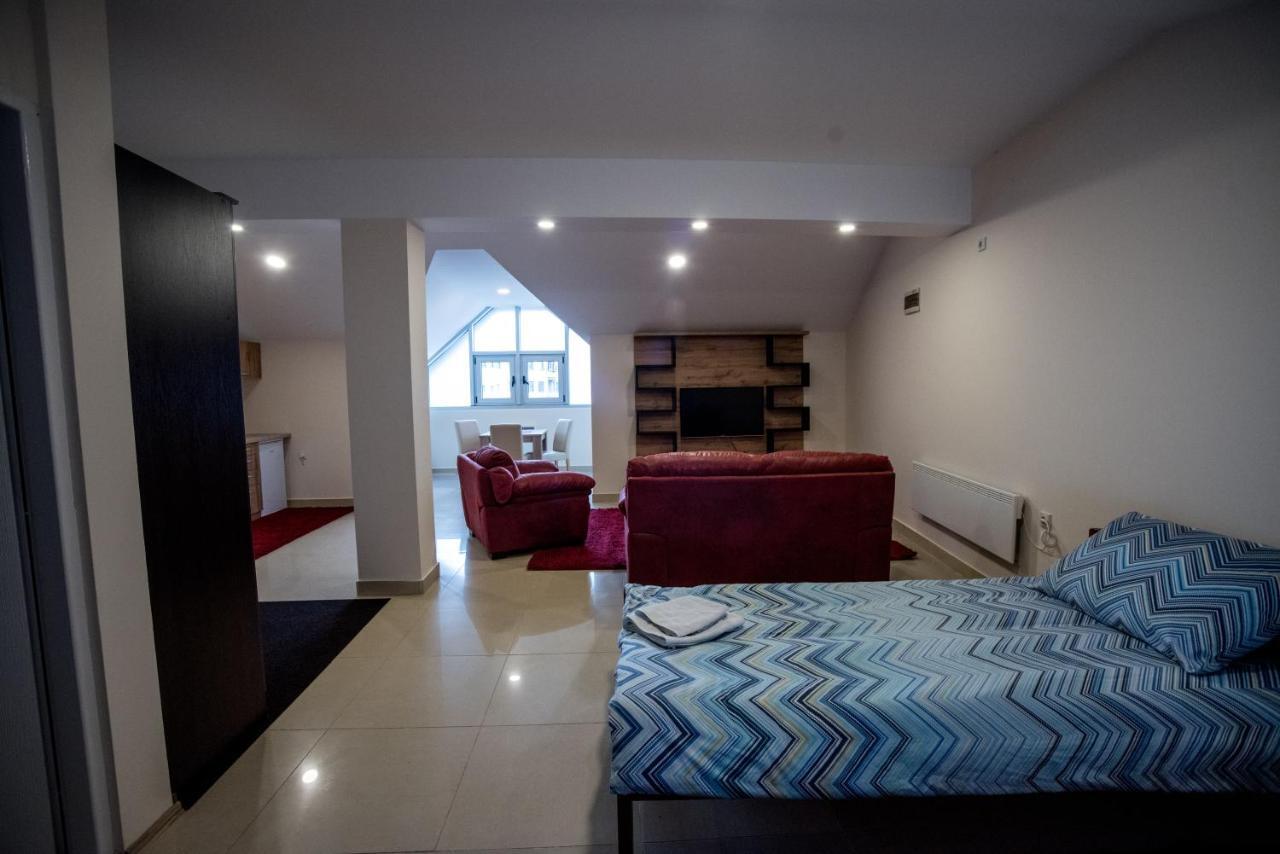 City Center Apartments Pirot Exteriör bild