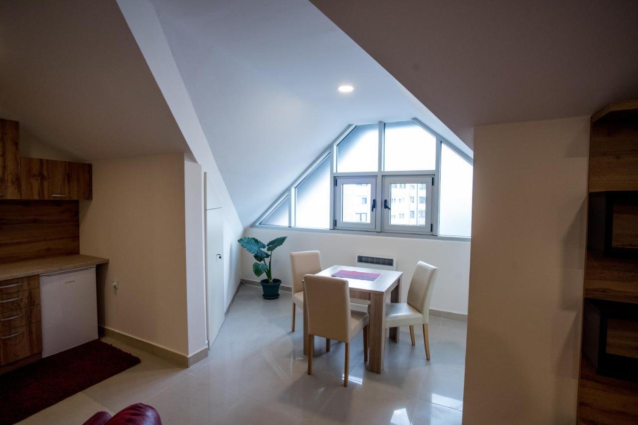 City Center Apartments Pirot Exteriör bild