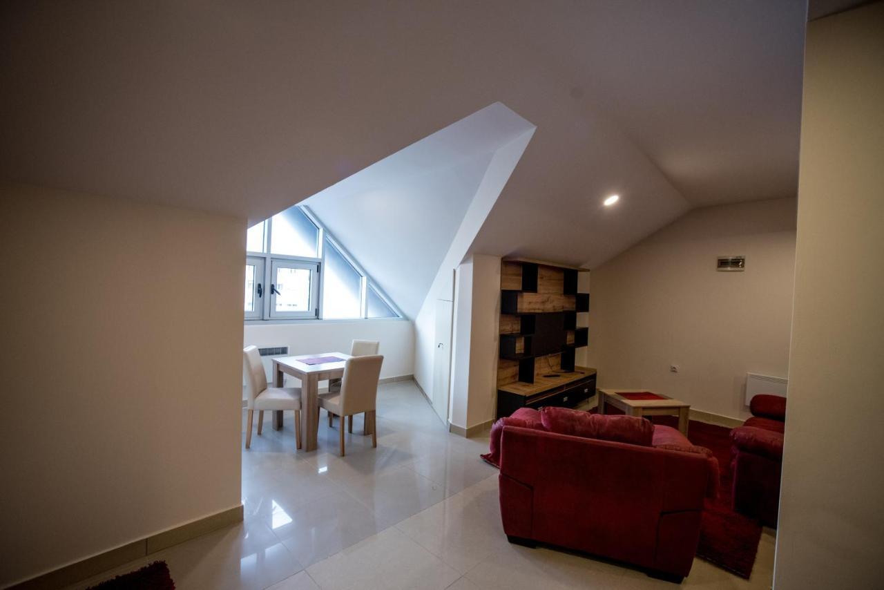City Center Apartments Pirot Exteriör bild